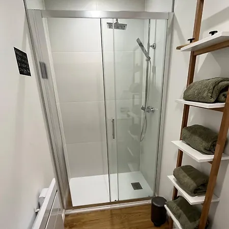 Maison Entiere 6 *