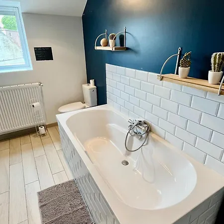 Maison Entiere 6 *